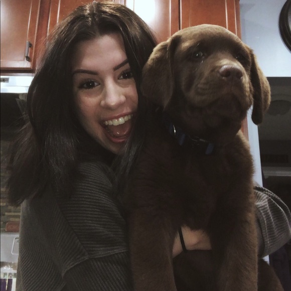 Meet your Posher, Emma - Picture 1 of 6